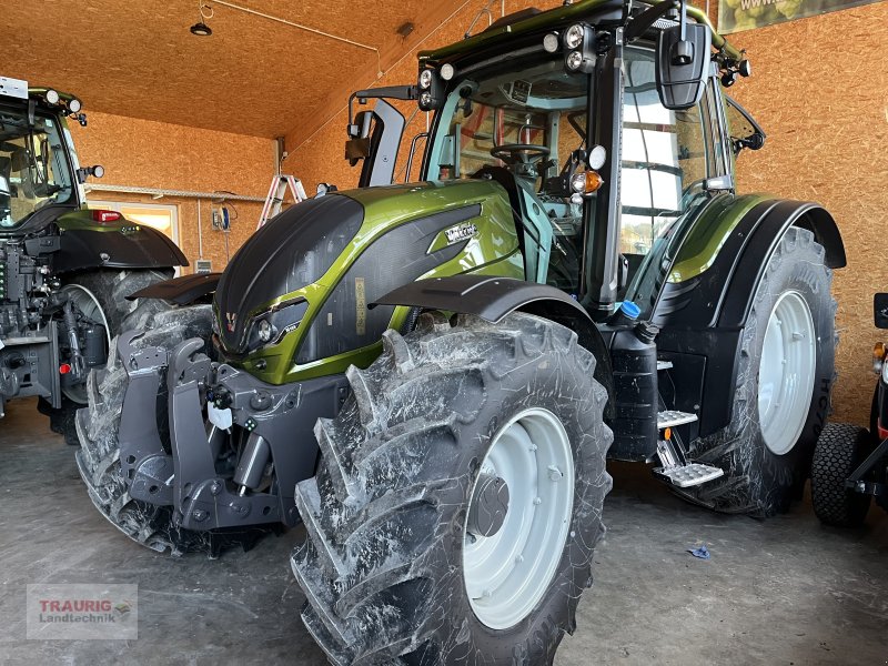 Traktor van het type Valtra N 155 A Forst m. Rüfa und Fortskabine, Neumaschine in Mainburg/Wambach