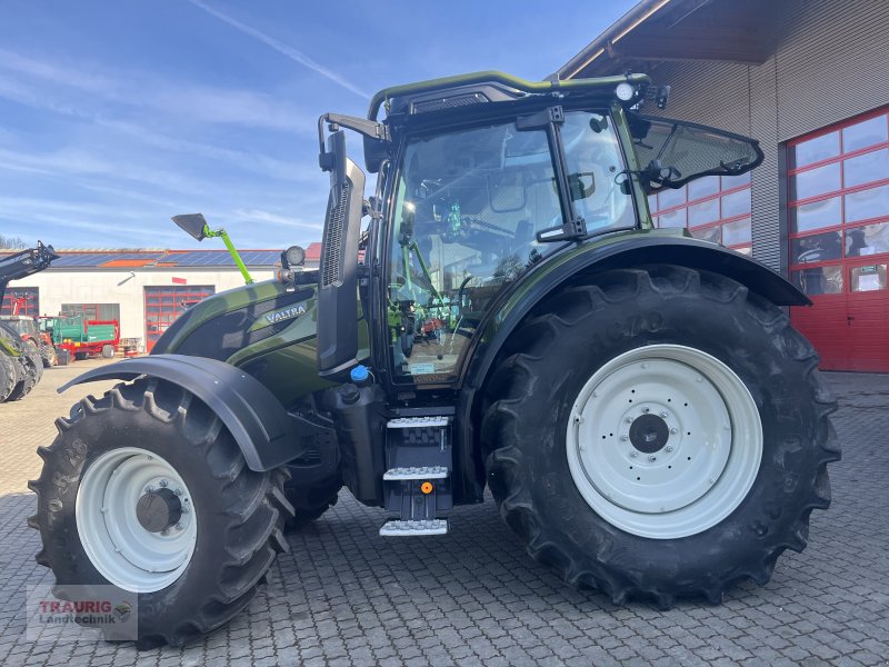 Traktor a típus Valtra N 155 A m. Rüfa u. Forstkabine, Neumaschine ekkor: Mainburg/Wambach