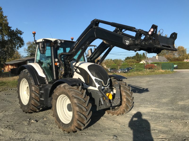 Traktor of the type Valtra N 155 ACTIVE + CHARGEUR, Gebrauchtmaschine in UZERCHE (Picture 1)