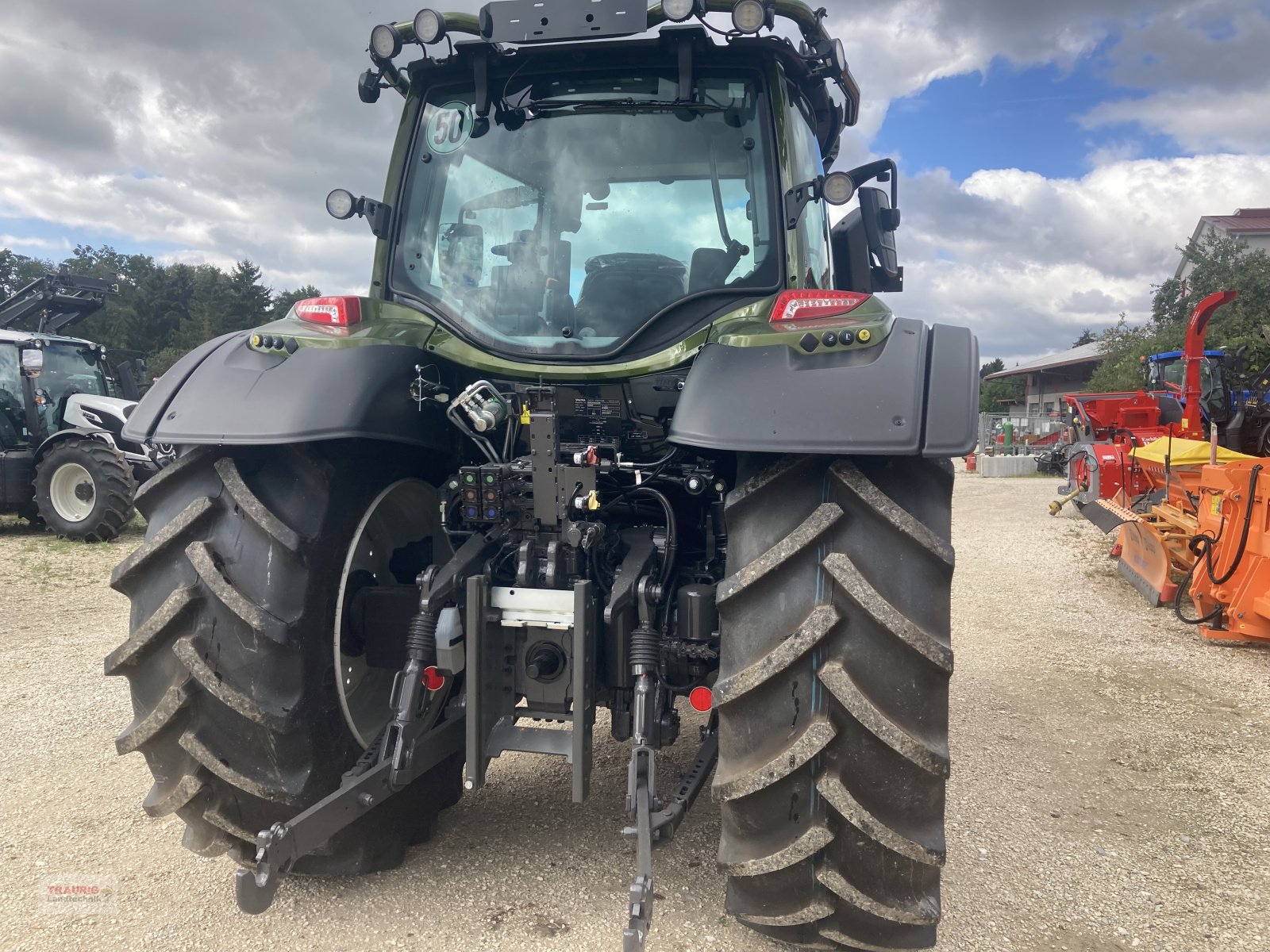 Traktor of the type Valtra n 155 Aktiv Forst, Neumaschine in Mainburg/Wambach (Picture 18)