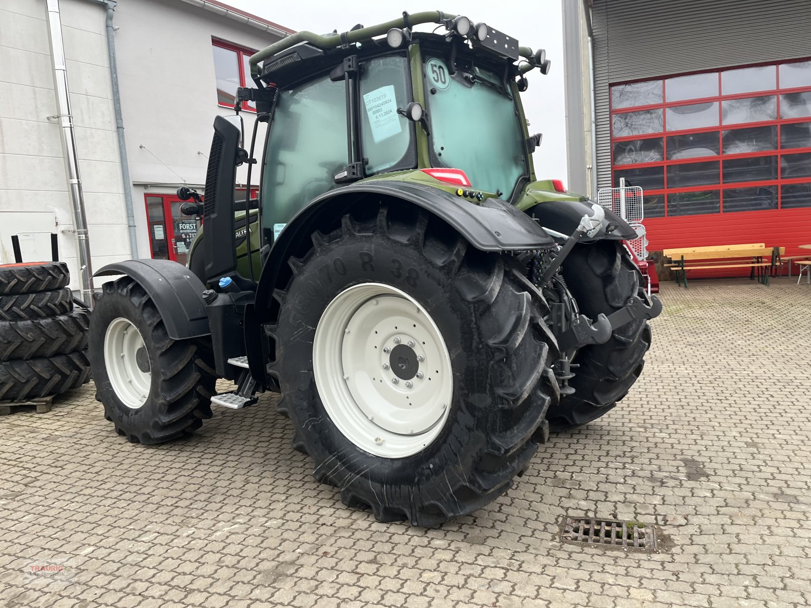 Traktor Türe ait Valtra N 155 D Forst, Neumaschine içinde Mainburg/Wambach (resim 4)