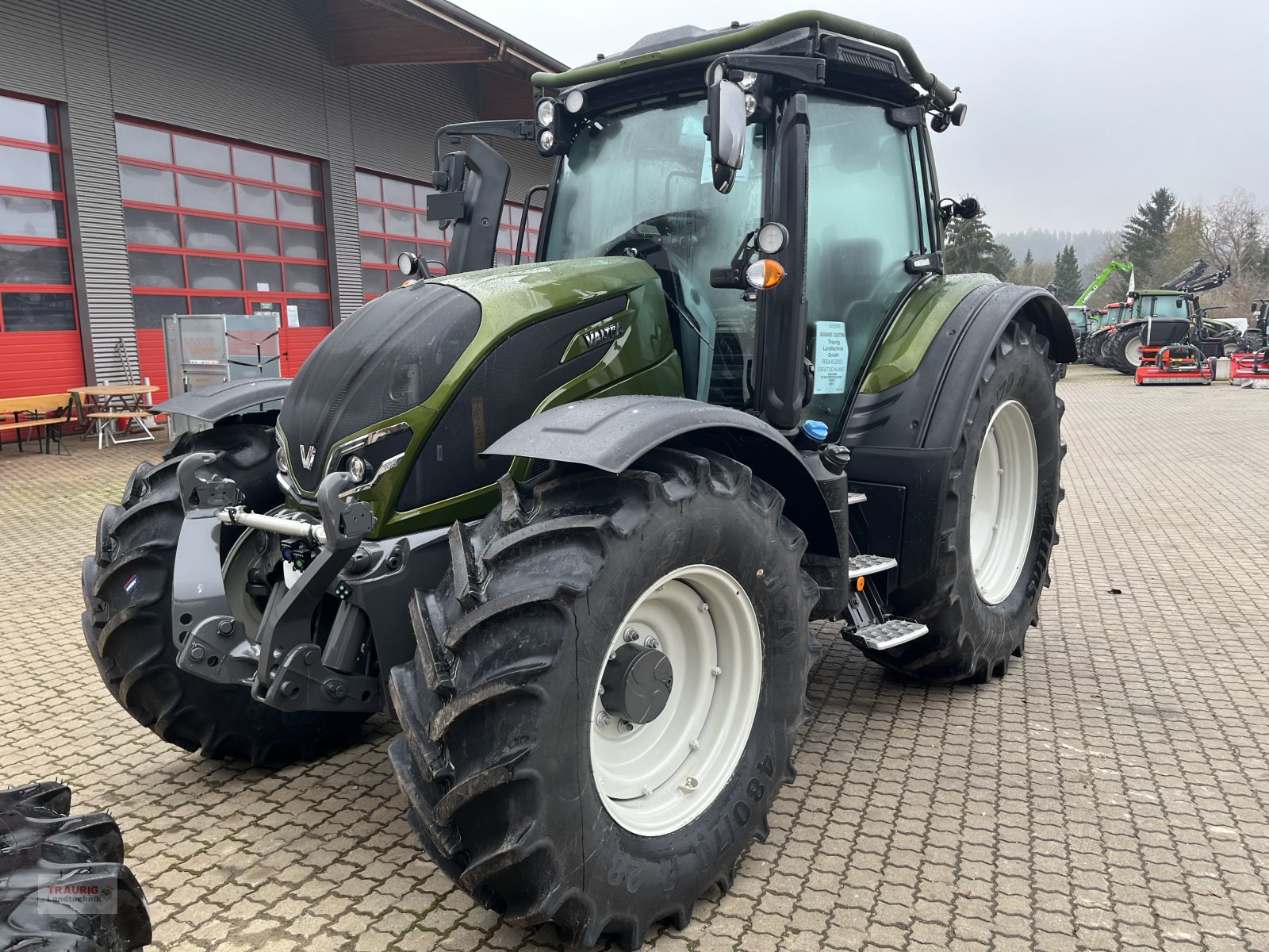 Traktor Türe ait Valtra N 155 D Forst, Neumaschine içinde Mainburg/Wambach (resim 8)