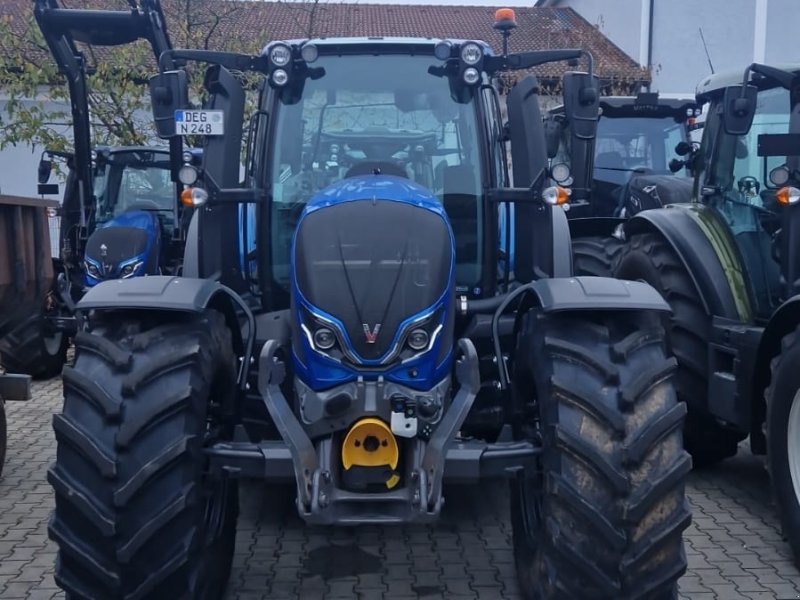 Traktor Türe ait Valtra N 155 eA Rüfa, Neumaschine içinde Bodenwöhr/ Taxöldern (resim 1)