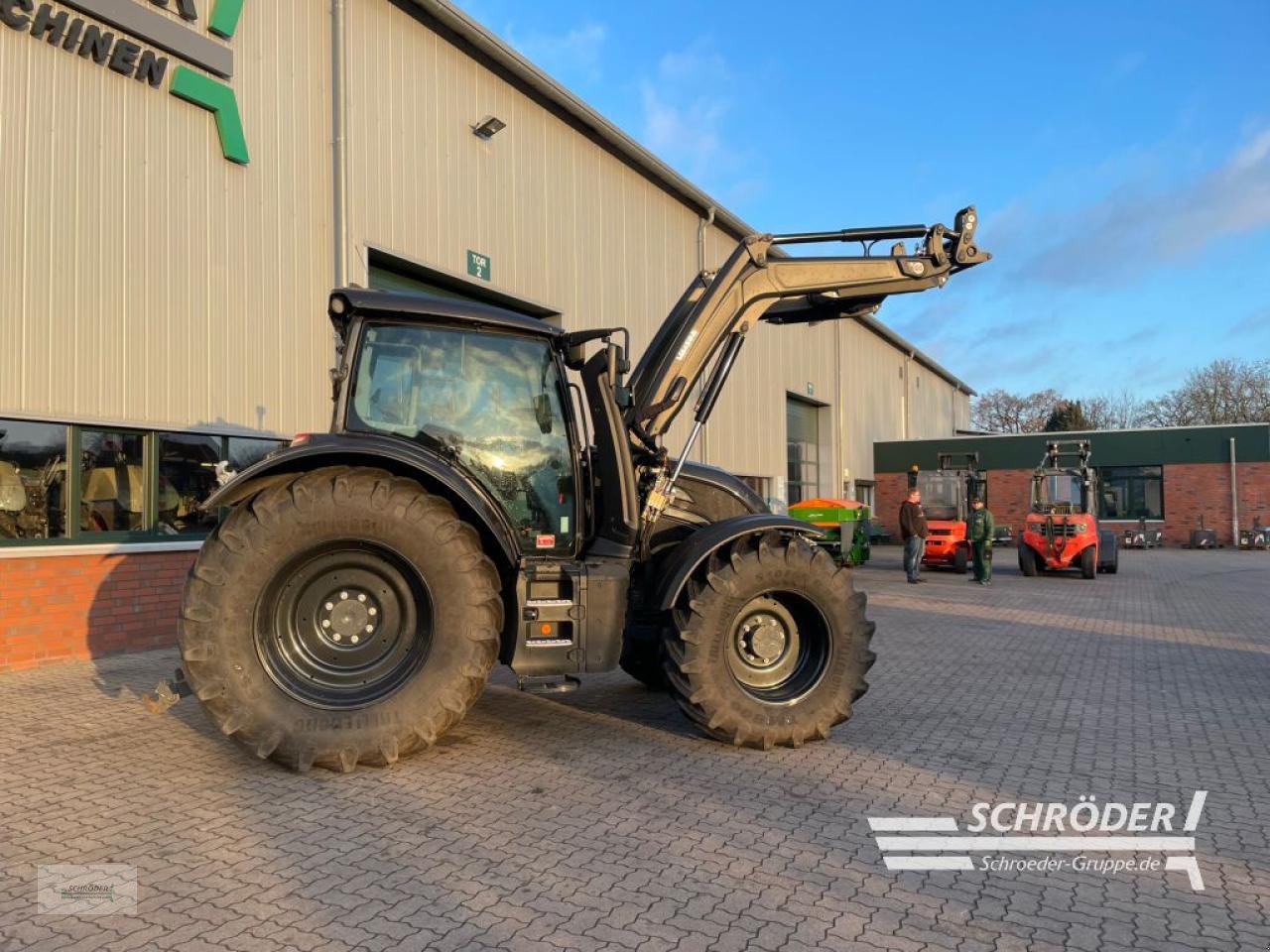 Traktor des Typs Valtra N 155 EA, Neumaschine in Völkersen (Bild 2)