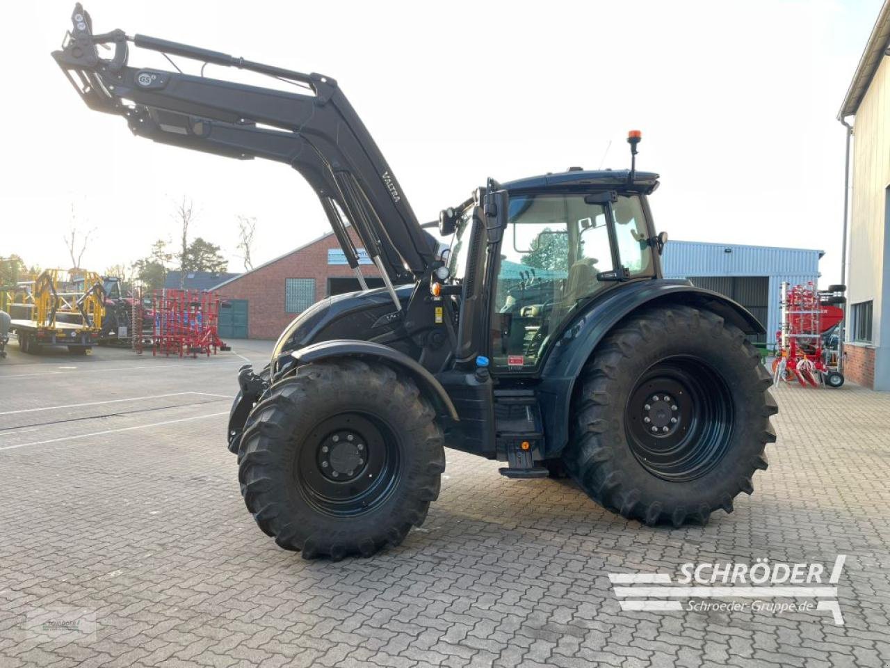 Traktor des Typs Valtra N 155 EA, Neumaschine in Völkersen (Bild 4)