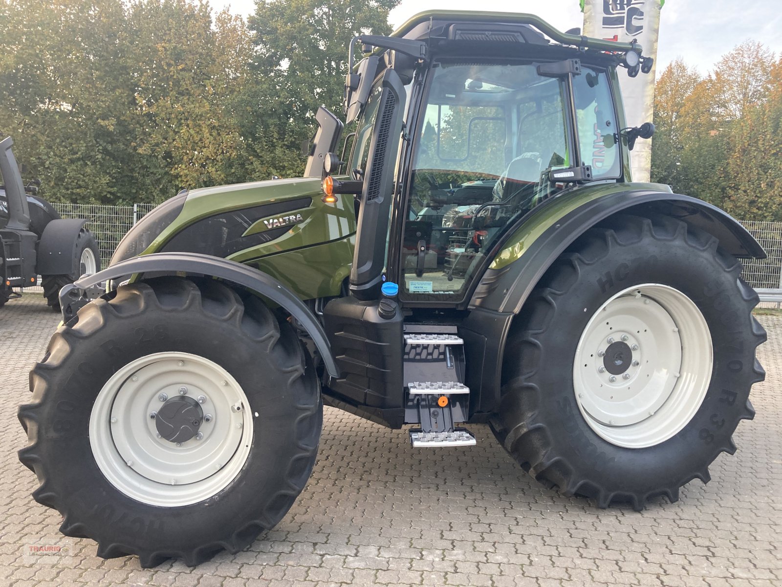 Traktor typu Valtra N 155D Forst, Neumaschine w Mainburg/Wambach (Zdjęcie 8)