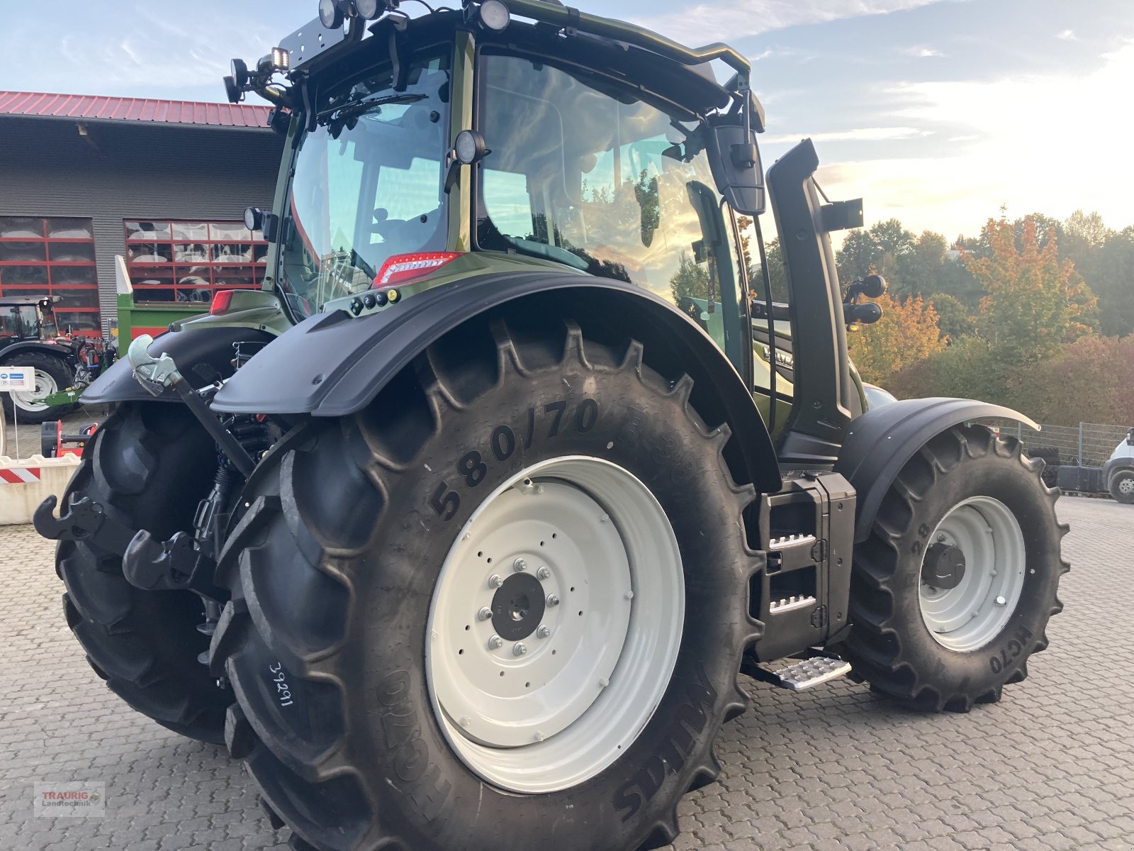 Traktor del tipo Valtra N 155D Forst, Neumaschine In Mainburg/Wambach (Immagine 12)