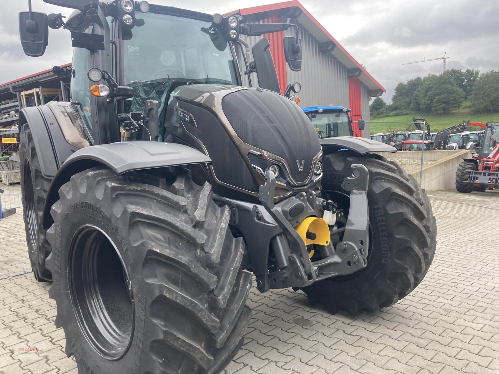 Traktor tip Valtra n 155D m. Vollausstattung, Neumaschine in Mainburg/Wambach (Poză 7)