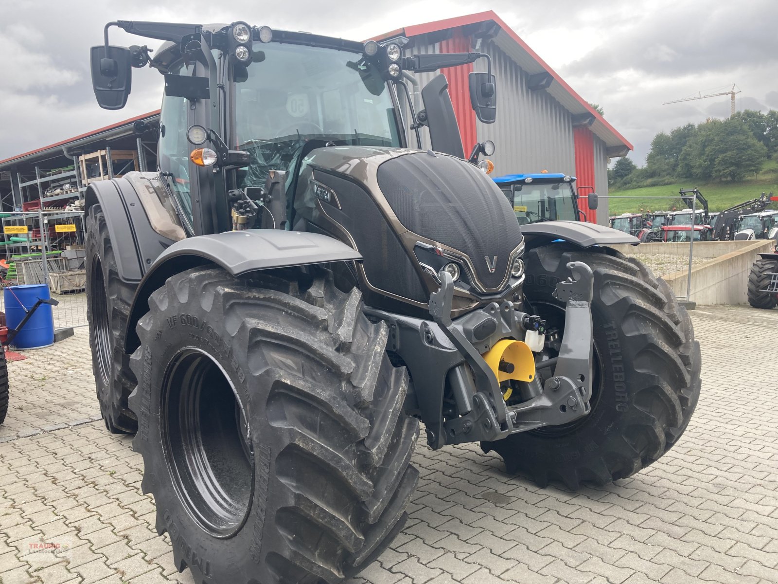 Traktor typu Valtra n 155D m. Vollausstattung, Neumaschine v Mainburg/Wambach (Obrázek 8)