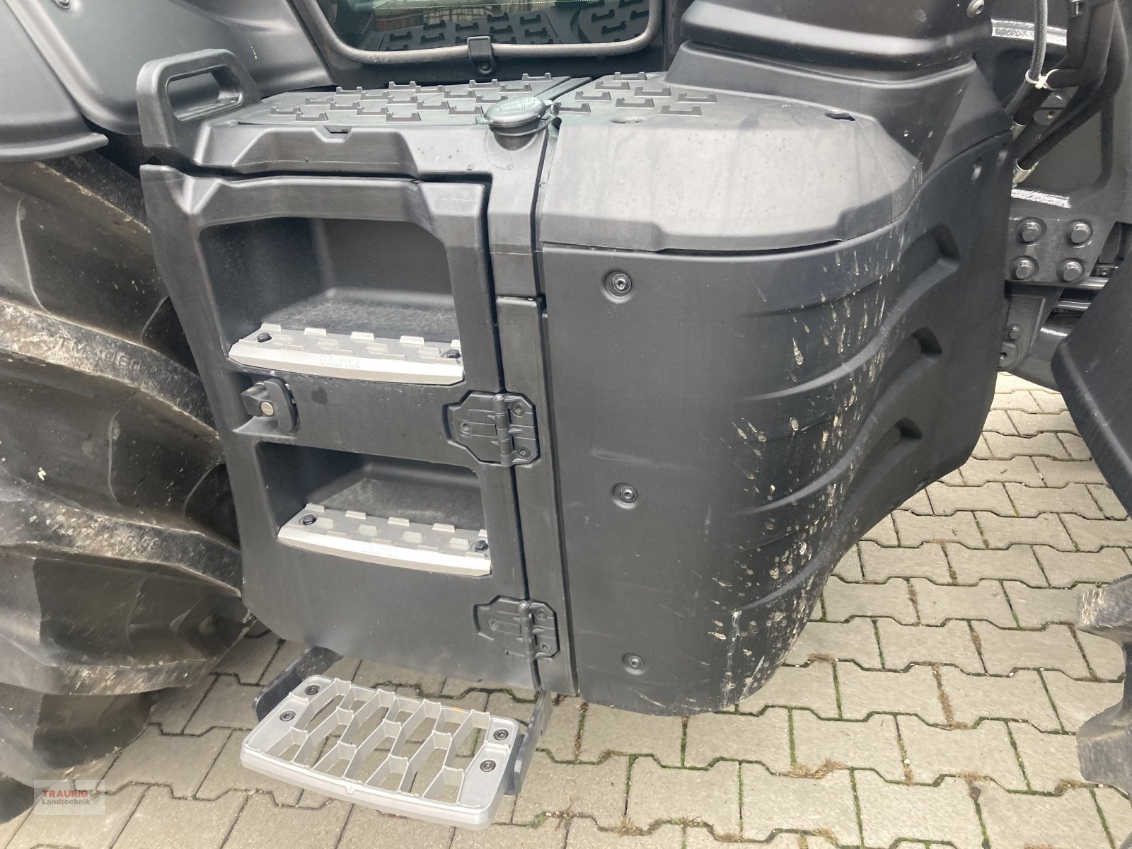 Traktor des Typs Valtra n 155D m. Vollausstattung, Neumaschine in Mainburg/Wambach (Bild 10)