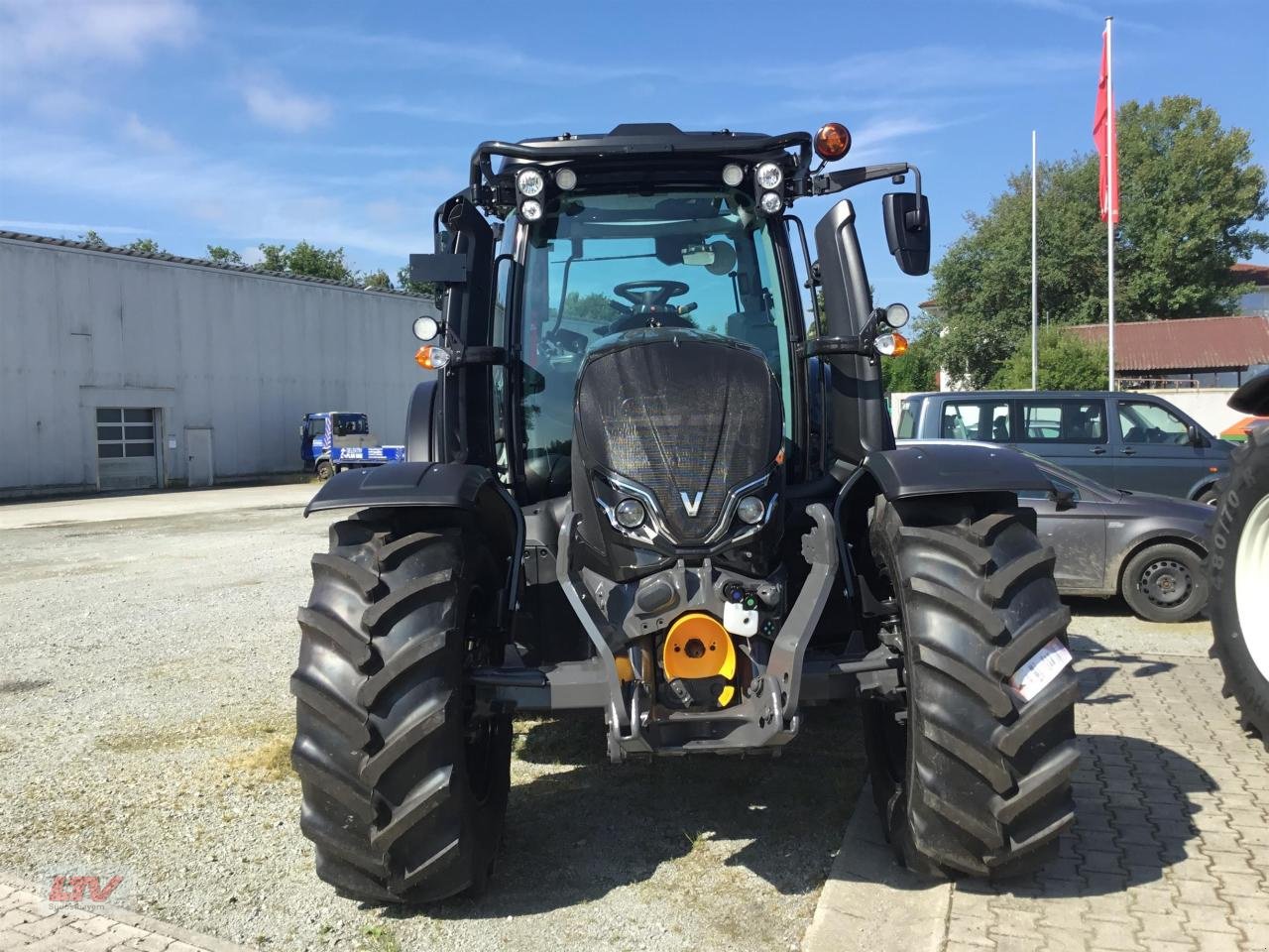 Traktor du type Valtra N 155e A SYW TW GL, Neumaschine en Eggenfelden (Photo 3)