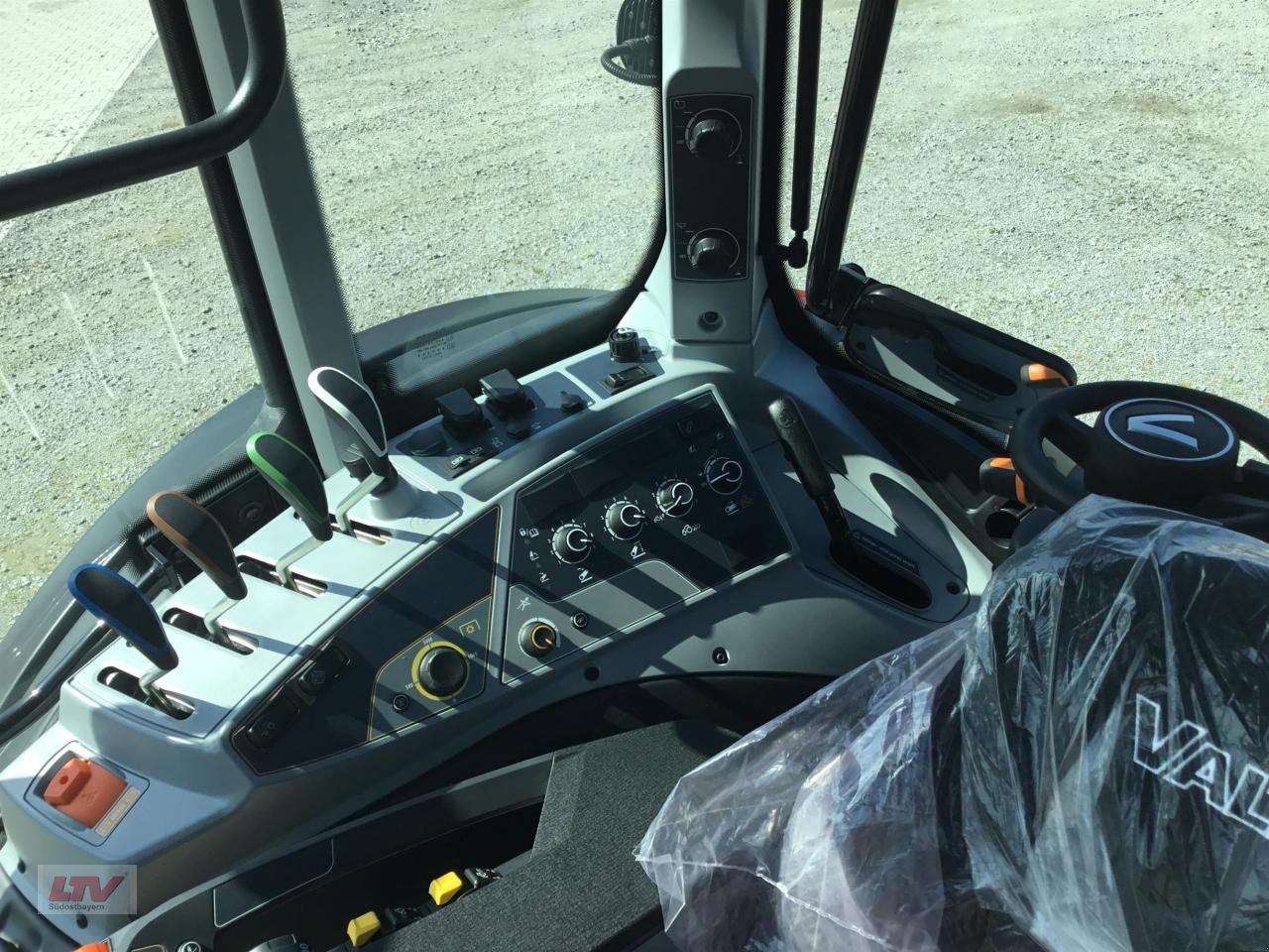 Traktor del tipo Valtra N 155e A SYW TW GL, Neumaschine en Eggenfelden (Imagen 9)