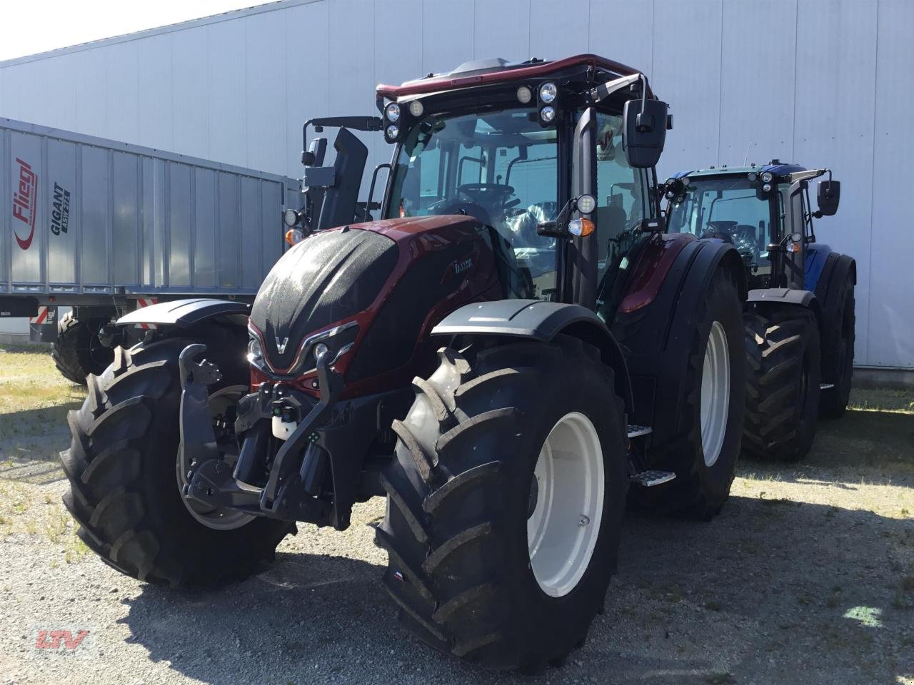 Traktor du type Valtra N 155e D SYW TW, Neumaschine en Eggenfelden (Photo 10)