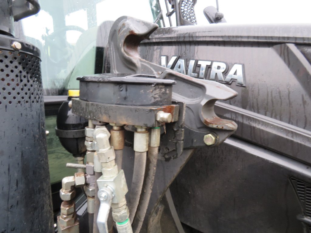 Traktor des Typs Valtra N 163 VERSU, Gebrauchtmaschine in MORLHON LE HAUT (Bild 10)