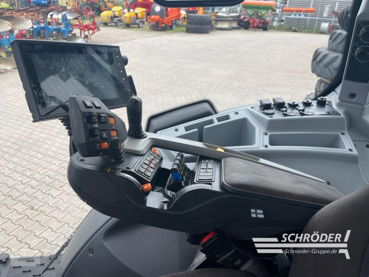 Traktor typu Valtra N 174 D SMARTTOUCH, Gebrauchtmaschine w Wildeshausen (Zdjęcie 5)