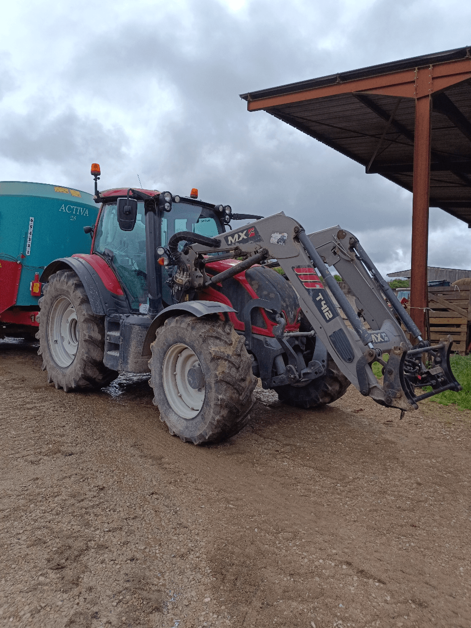 Traktor typu Valtra N 174, Gebrauchtmaschine v MANDRES-SUR-VAIR (Obrázok 1)