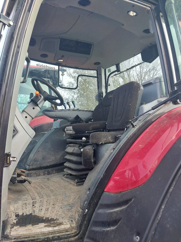 Traktor des Typs Valtra N 174, Gebrauchtmaschine in MANDRES-SUR-VAIR (Bild 8)