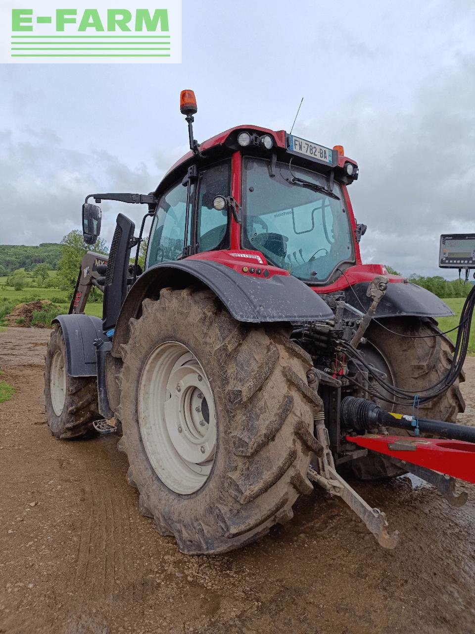 Traktor типа Valtra n 174, Gebrauchtmaschine в CHAUVONCOURT (Фотография 5)