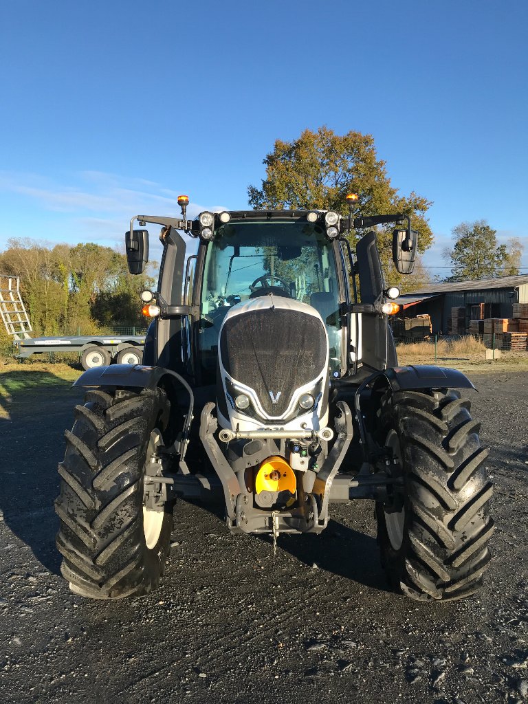 Traktor van het type Valtra N 175 ACTIVE, Gebrauchtmaschine in UZERCHE (Foto 4)