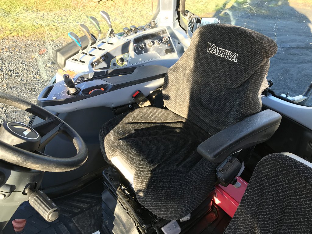 Traktor van het type Valtra N 175 ACTIVE, Gebrauchtmaschine in UZERCHE (Foto 8)