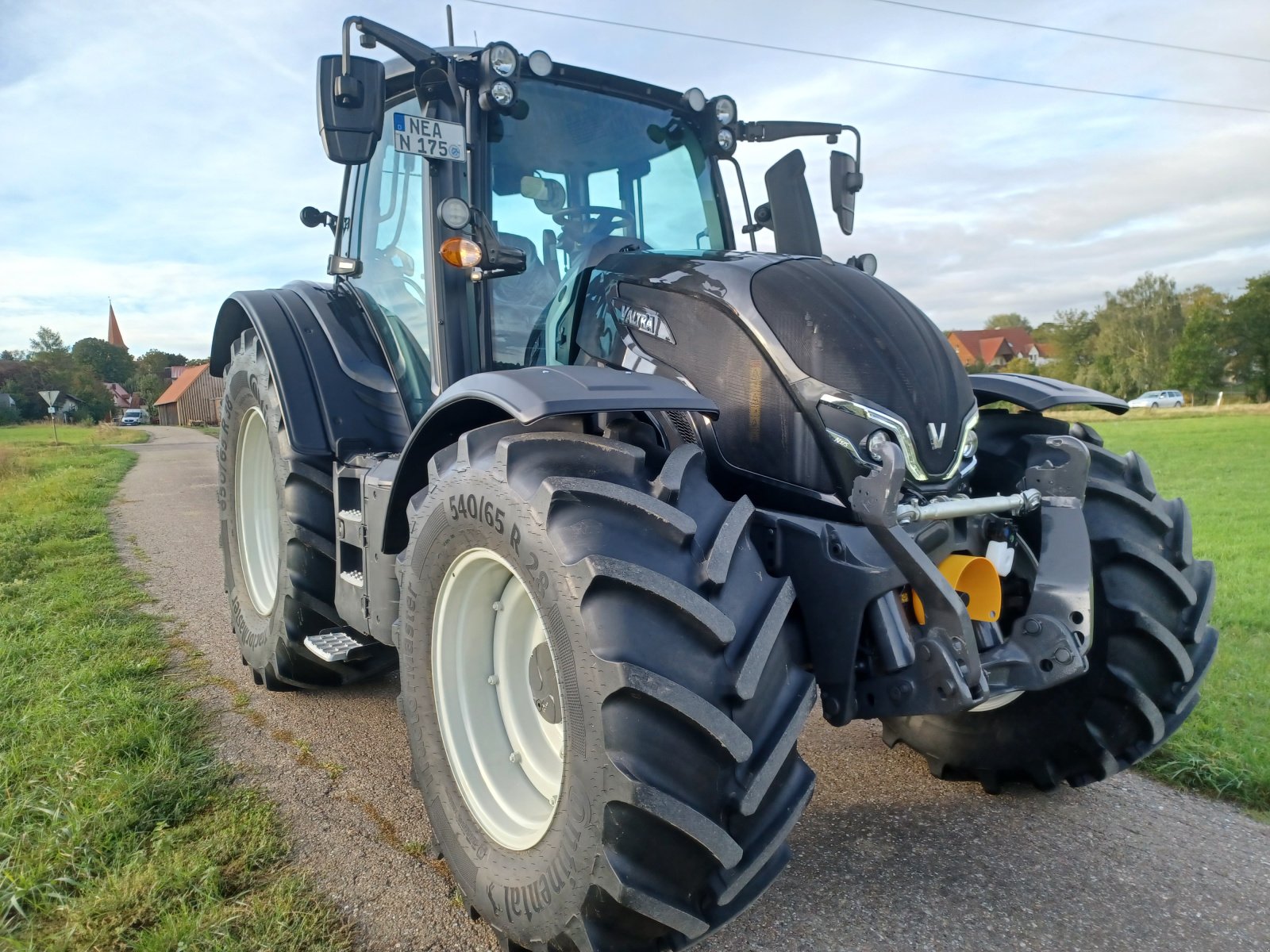 Traktor van het type Valtra N 175 D, Gebrauchtmaschine in Uffenheim (Foto 1)