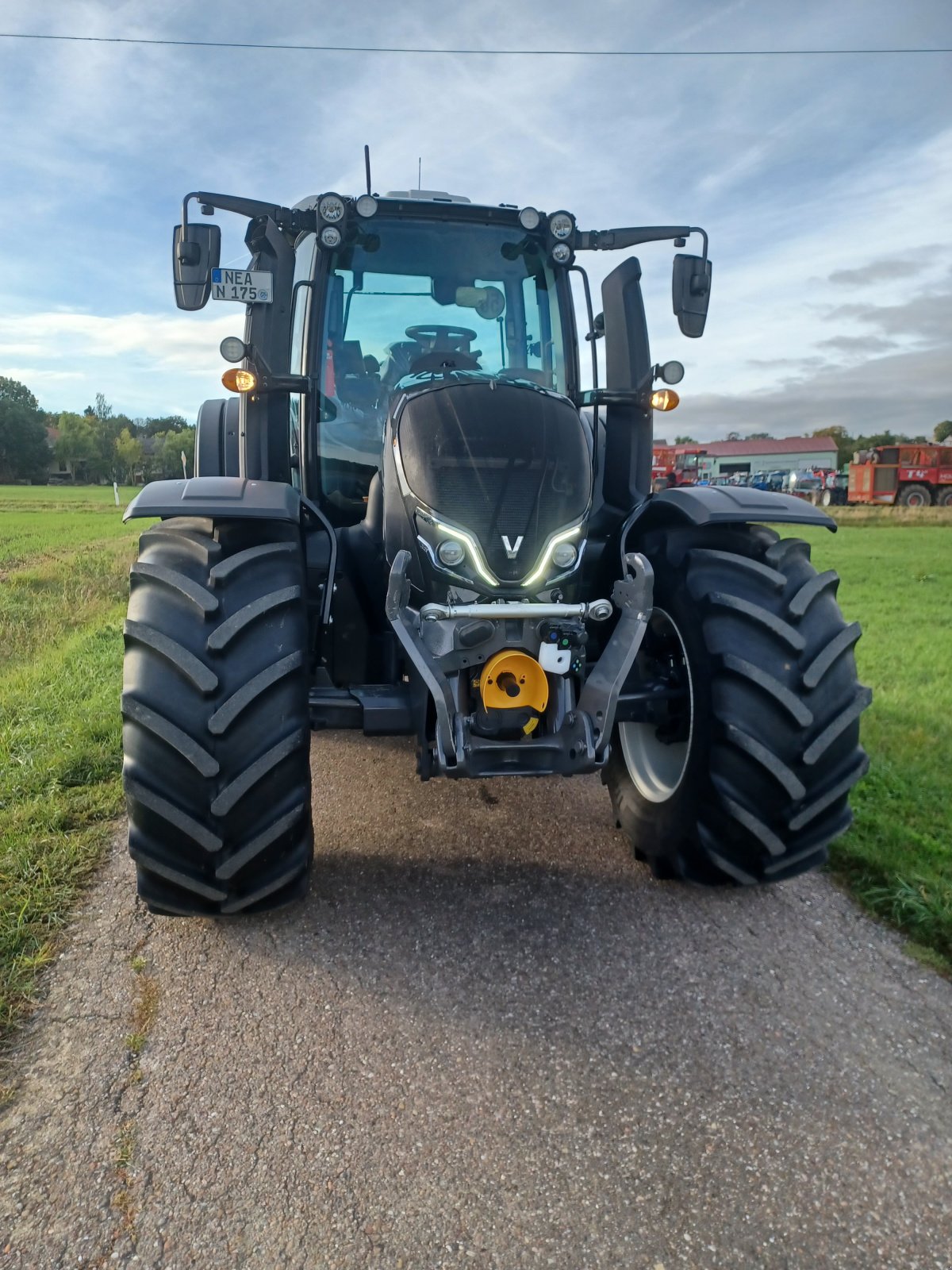 Traktor van het type Valtra N 175 D, Gebrauchtmaschine in Uffenheim (Foto 2)