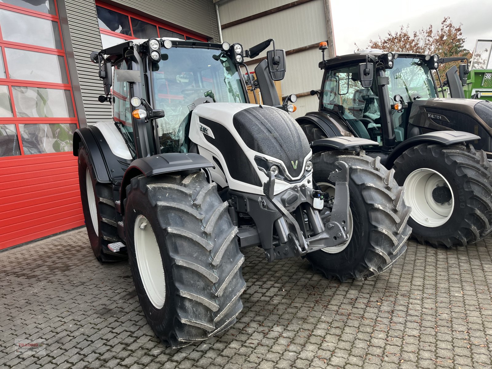 Traktor от тип Valtra N 175D m. Rüfa, Neumaschine в Mainburg/Wambach (Снимка 2)