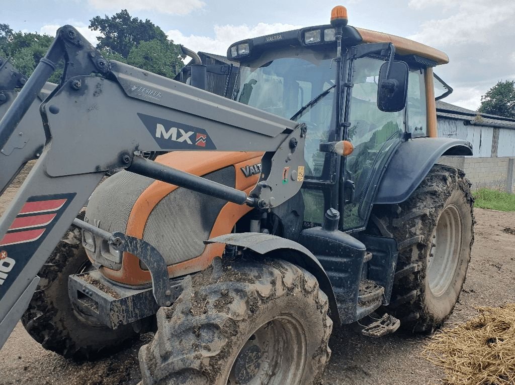 Traktor van het type Valtra N 92, Gebrauchtmaschine in DOMFRONT (Foto 2)