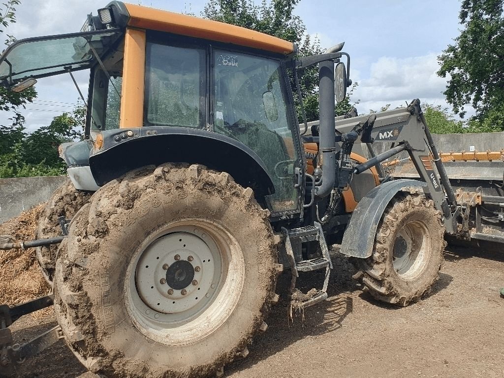 Traktor van het type Valtra N 92, Gebrauchtmaschine in DOMFRONT (Foto 3)