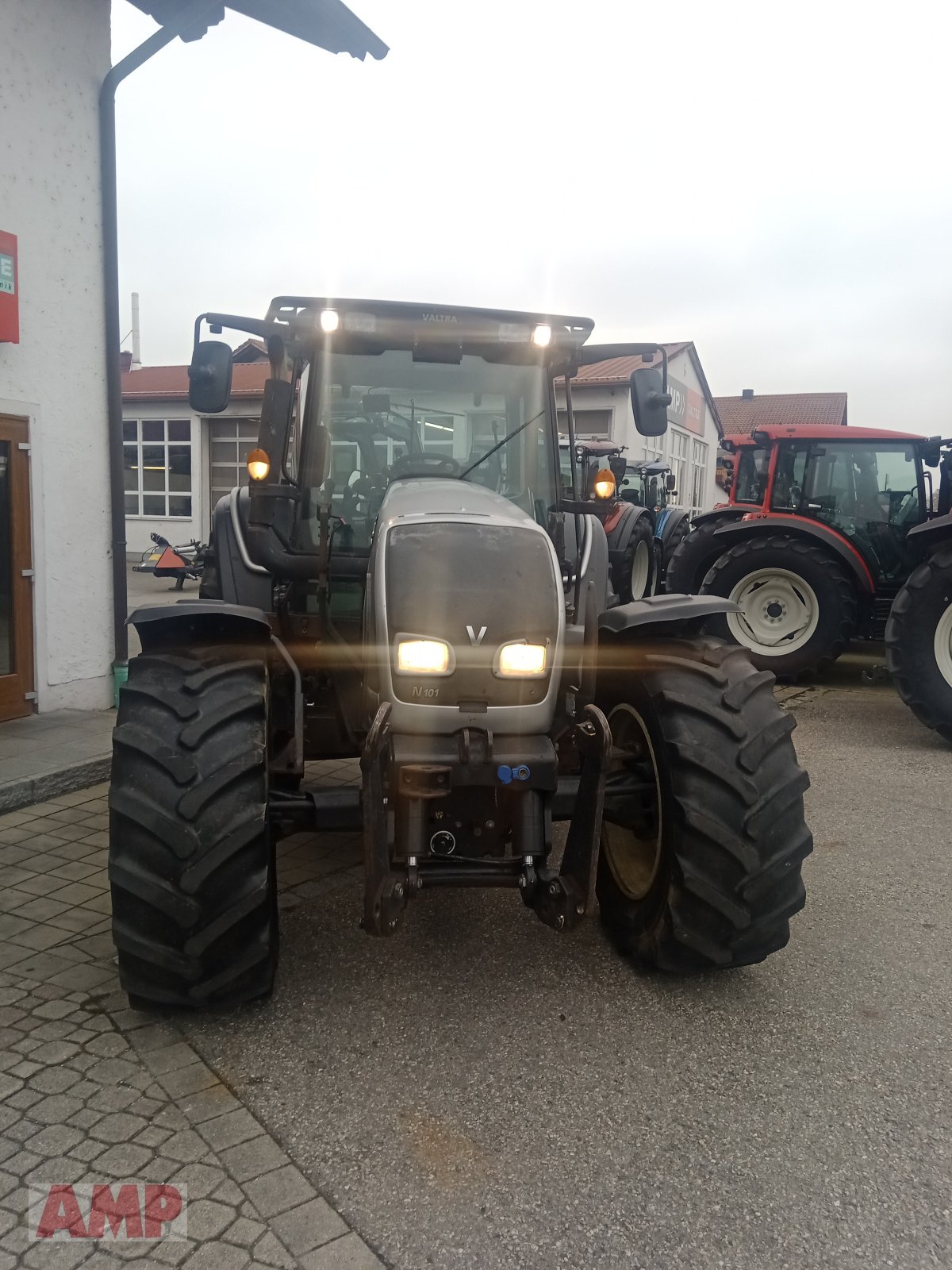 Traktor des Typs Valtra N101 HiTech, Gebrauchtmaschine in Teising (Bild 2)