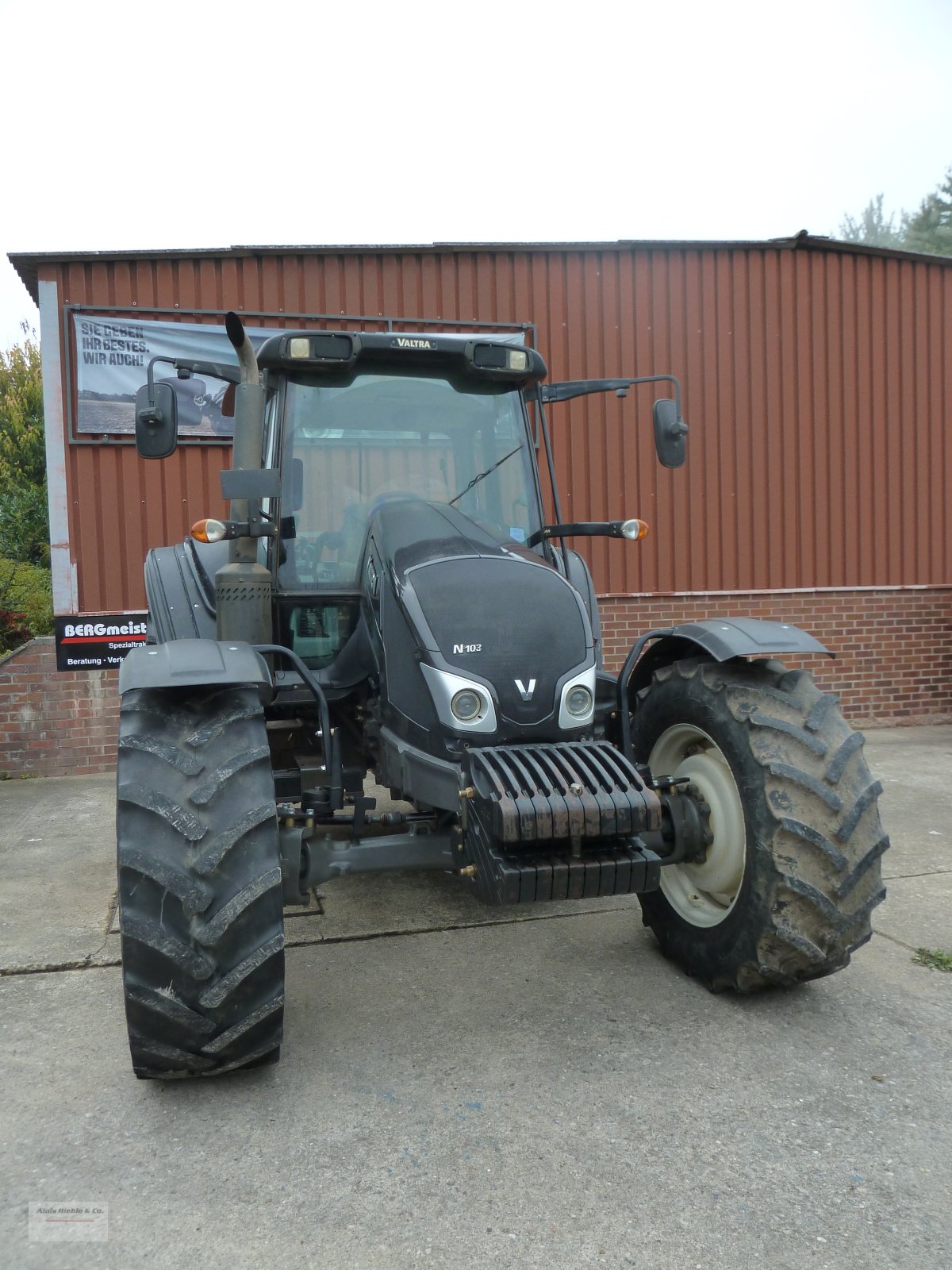 Traktor van het type Valtra N103 H, Gebrauchtmaschine in Tapfheim (Foto 2)