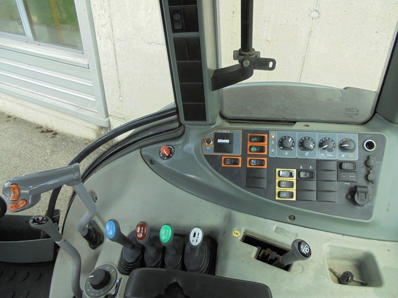 Traktor типа Valtra N103, Gebrauchtmaschine в Domdidier (Фотография 11)