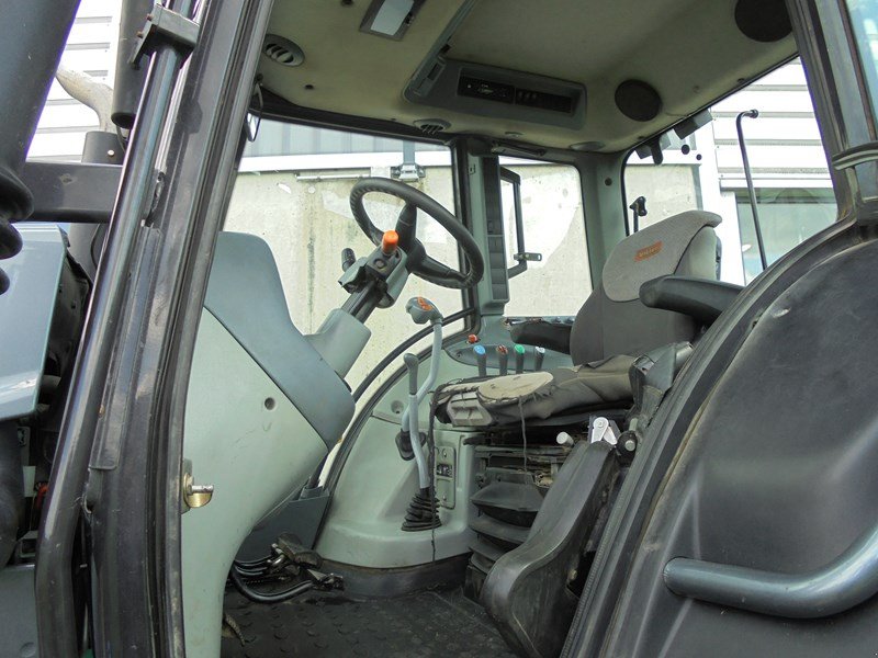 Traktor типа Valtra N103, Gebrauchtmaschine в Domdidier (Фотография 7)