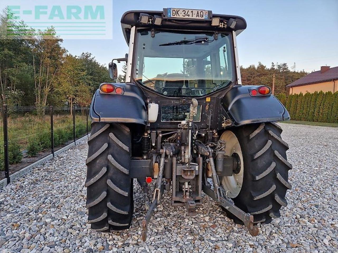 Traktor des Typs Valtra n103.4 h5, Gebrauchtmaschine in ZELOW (Bild 4)