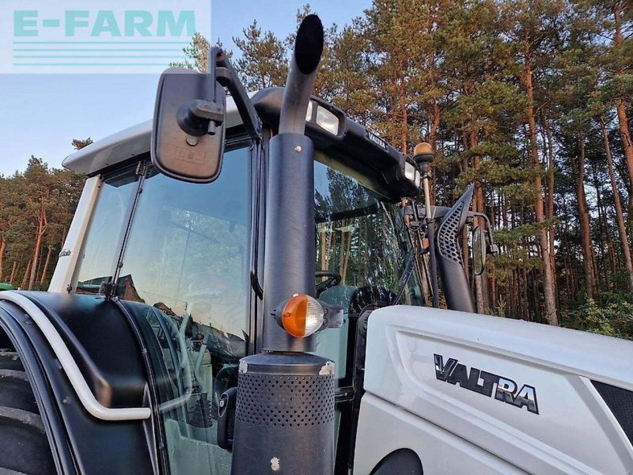 Traktor des Typs Valtra n103.4 h5, Gebrauchtmaschine in ZELOW (Bild 8)