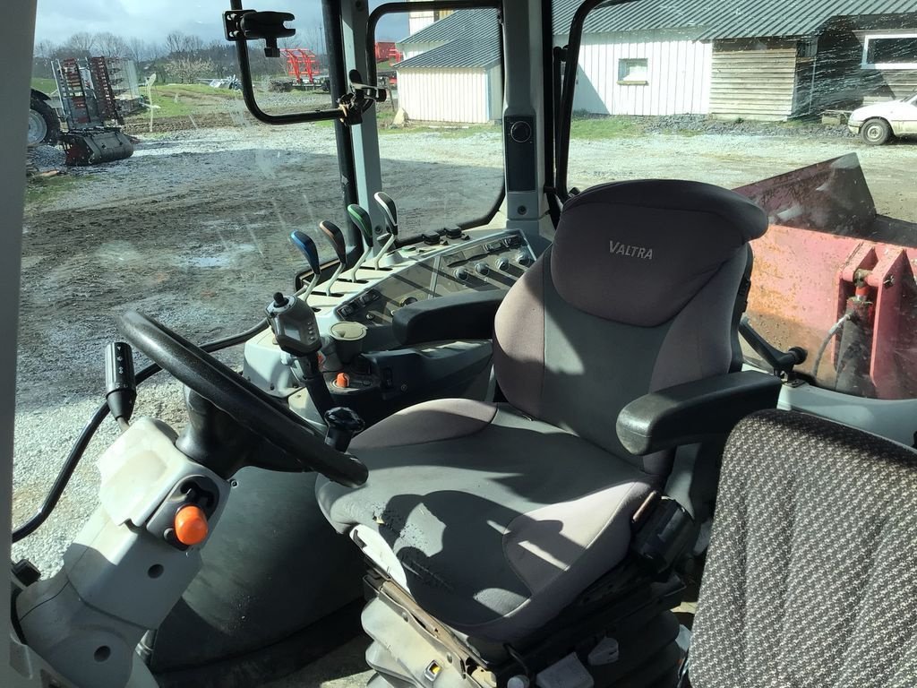 Traktor del tipo Valtra N104 H5, Gebrauchtmaschine en SAINT GERMAIN LEMBRON (Imagen 7)