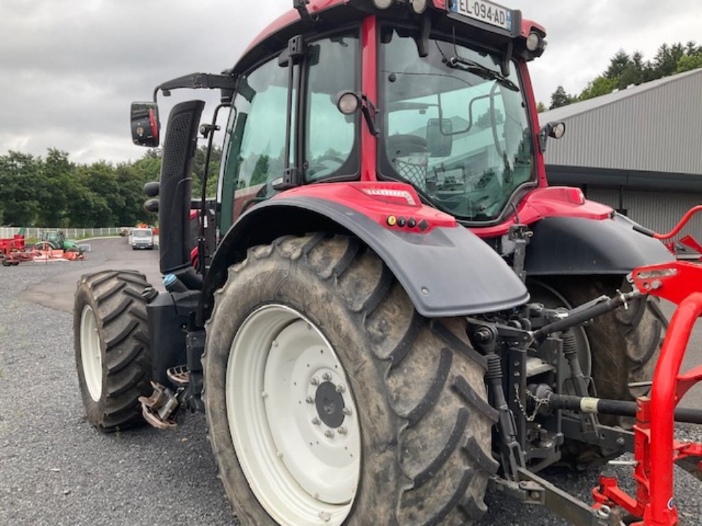 Traktor of the type Valtra N104, Gebrauchtmaschine in VERNOUX EN VIVARAIS (Picture 5)