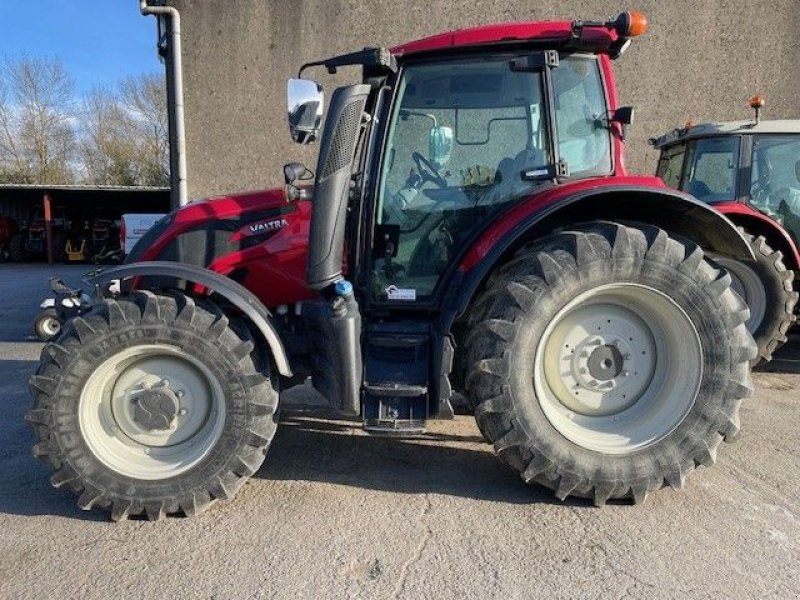 Traktor του τύπου Valtra N114 Hitech 5, Gebrauchtmaschine σε CASTRES (Φωτογραφία 1)