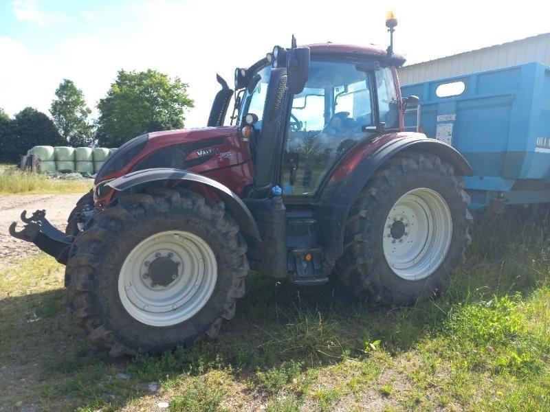 Traktor typu Valtra N114, Gebrauchtmaschine w CHATEAUBRIANT CEDEX (Zdjęcie 2)