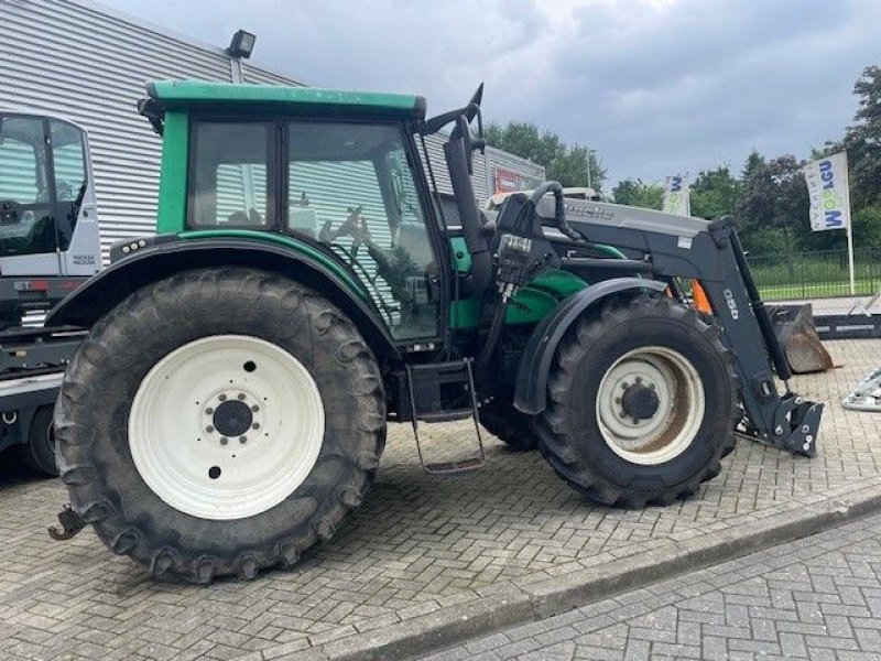 Traktor typu Valtra N121 HiTech met Al&ouml; voorlader, Gebrauchtmaschine v Roermond (Obrázok 5)