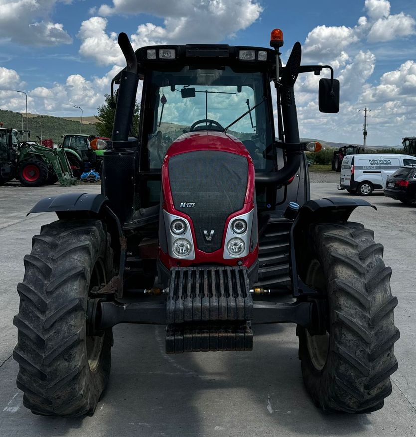 Traktor van het type Valtra N123 H, Gebrauchtmaschine in Orţişoara (Foto 1)