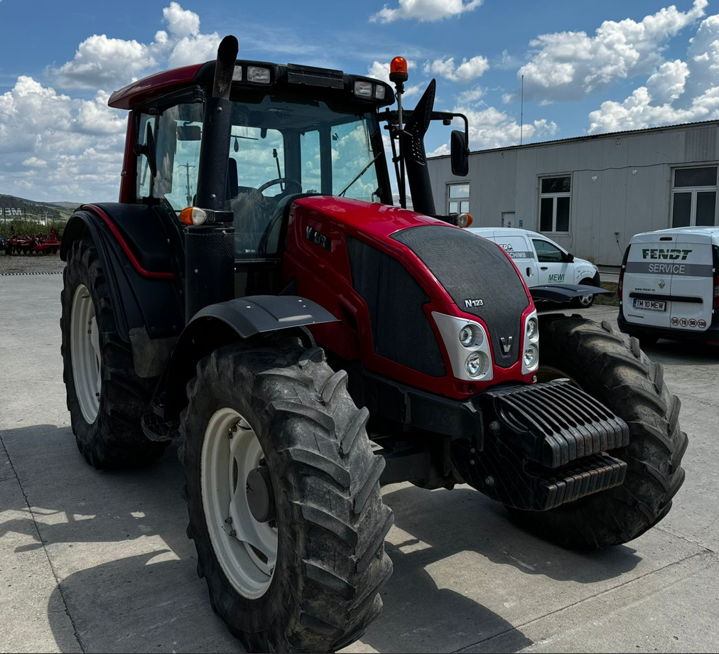 Traktor tip Valtra N123 H, Gebrauchtmaschine in Orţişoara (Poză 3)