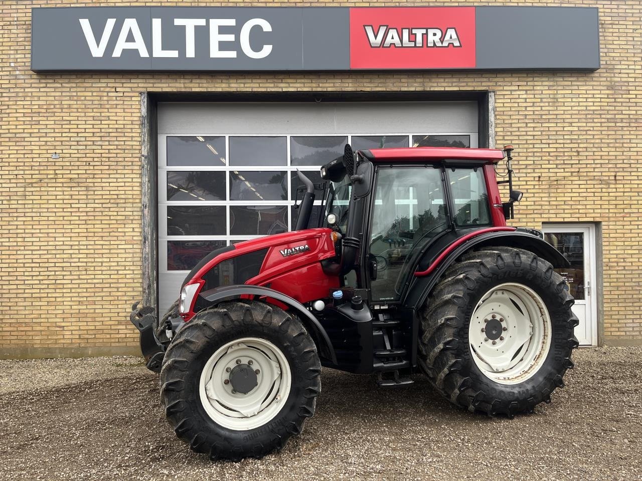 Traktor du type Valtra N123 H3, Gebrauchtmaschine en Egtved (Photo 1)