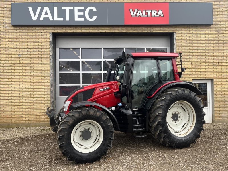 Traktor of the type Valtra N123 H3, Gebrauchtmaschine in Egtved