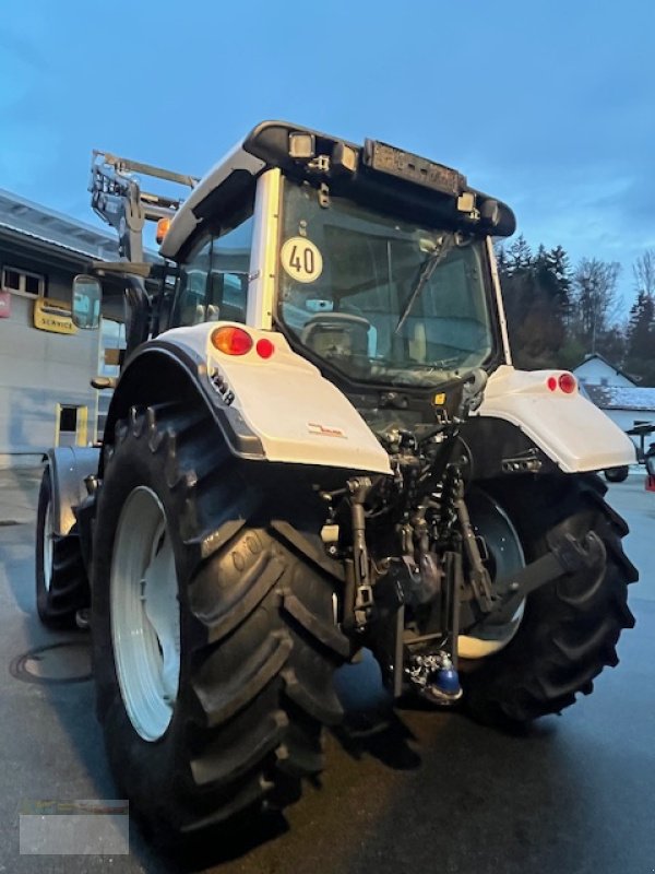 Traktor des Typs Valtra N123D, Gebrauchtmaschine in Fürsteneck (Bild 5)