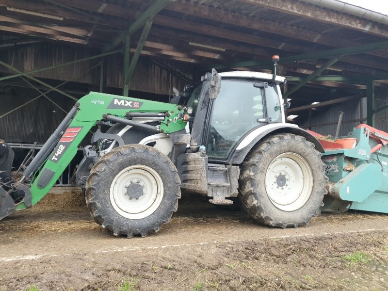 Traktor tip Valtra N124, Gebrauchtmaschine in DOMFRONT