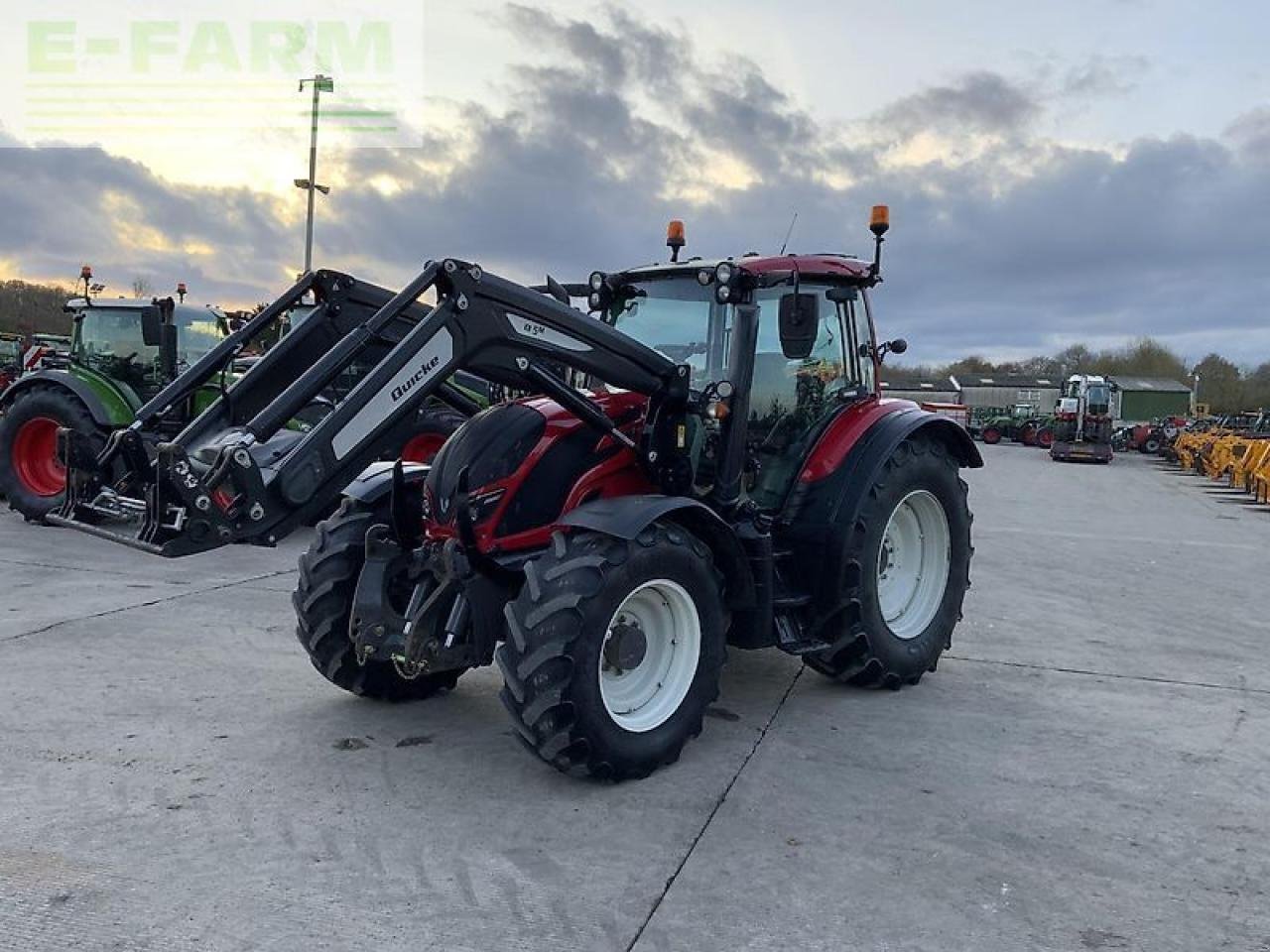 Traktor of the type Valtra n134 active tractor (st21599) Active, Gebrauchtmaschine in SHAFTESBURY (Picture 4)