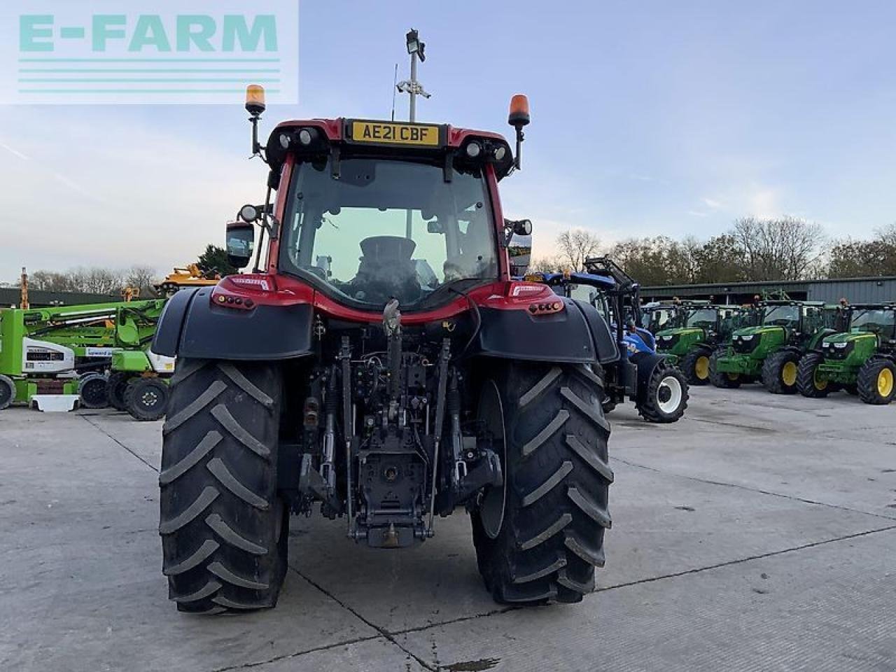 Traktor of the type Valtra n134 active tractor (st21599) Active, Gebrauchtmaschine in SHAFTESBURY (Picture 8)