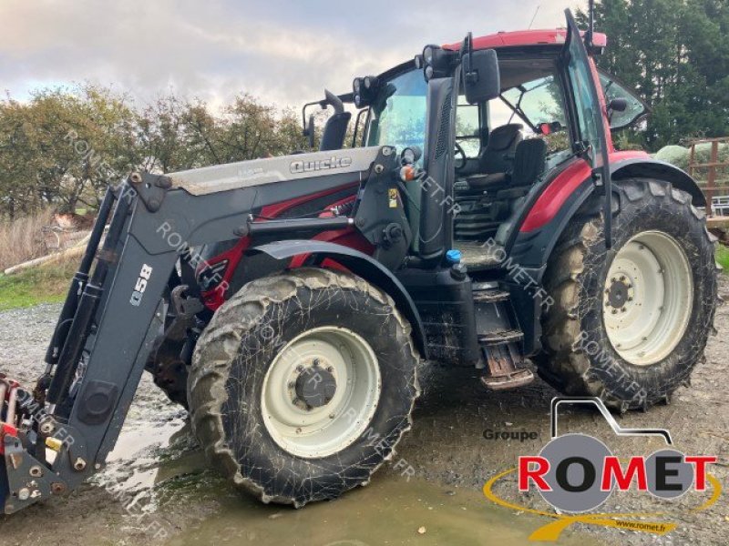 Traktor du type Valtra N134 D, Gebrauchtmaschine en Gennes sur glaize (Photo 3)