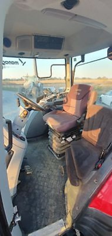 Traktor типа Valtra N134 H5, Gebrauchtmaschine в PEYROLE (Фотография 8)